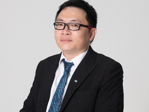 Emennial Fung Qin Qing