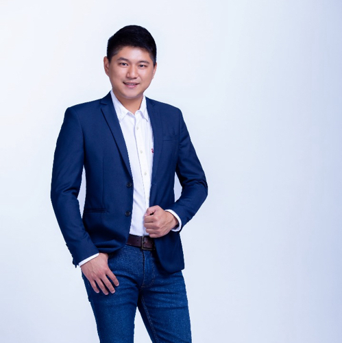 Max Ho