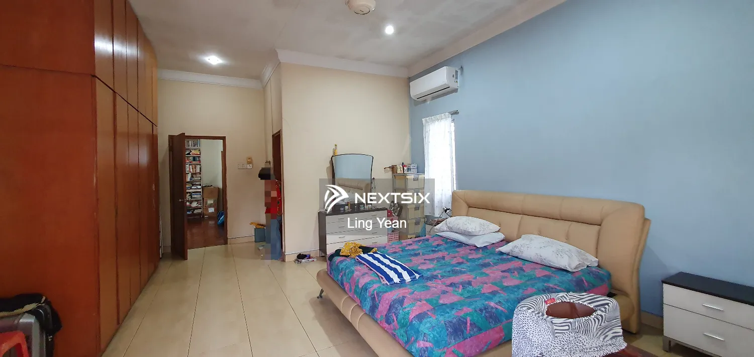 Semi-detached House For Sale in Damansara Jaya Selangor - Image 12