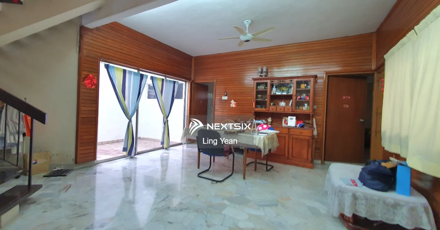 Semi-detached House For Sale in Damansara Jaya Selangor - Image 2