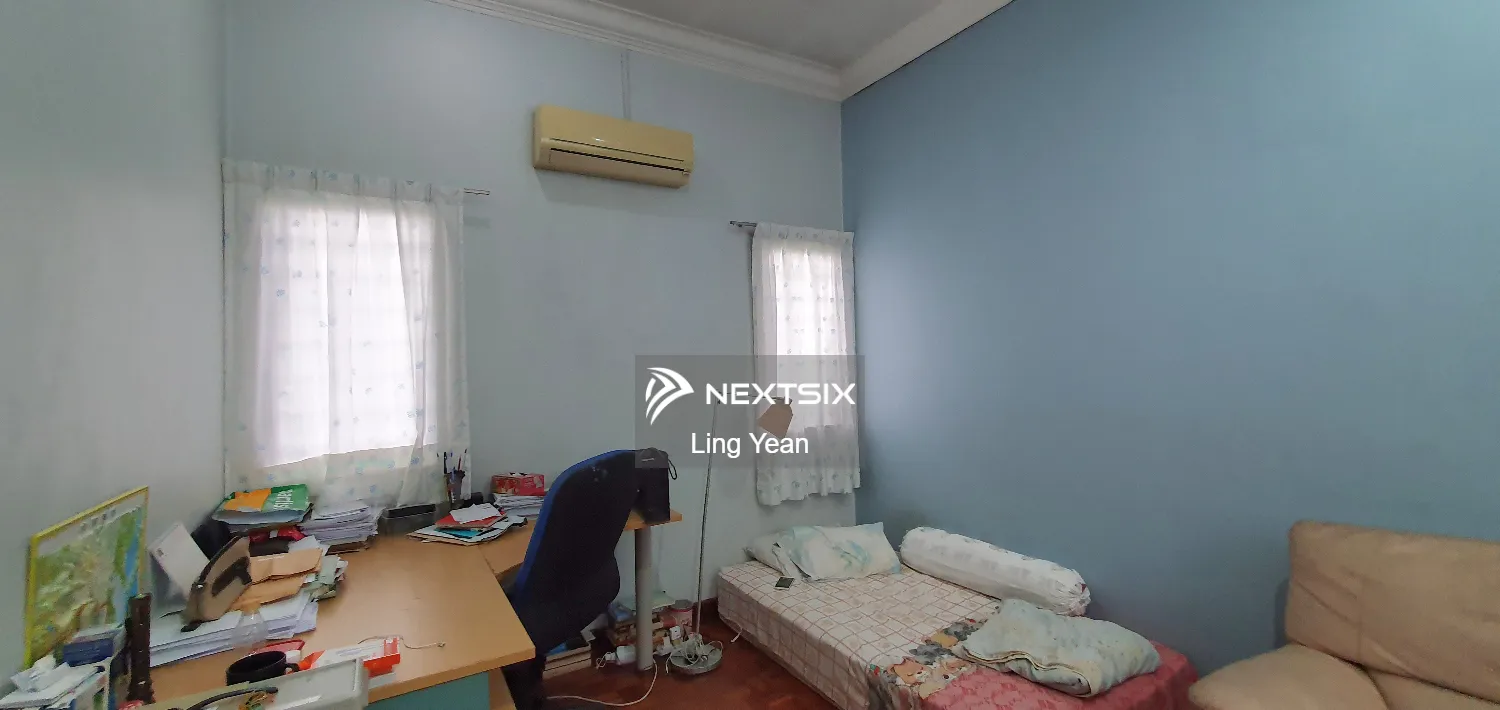 Semi-detached House For Sale in Damansara Jaya Selangor - Image 7