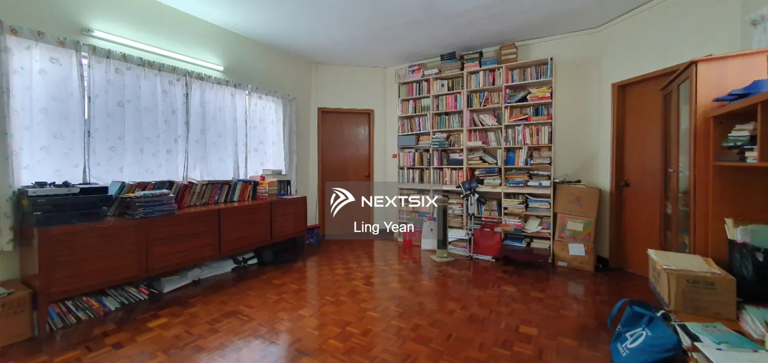 Semi-detached House For Sale in Damansara Jaya Selangor - Image 9