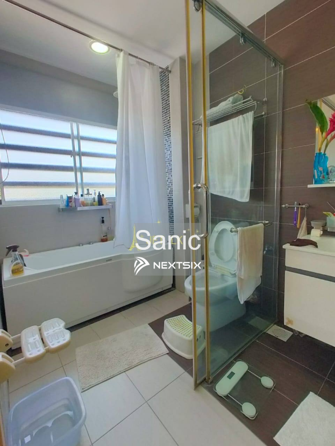 Semi-detached House For Sale in Klang Selangor - Image 10