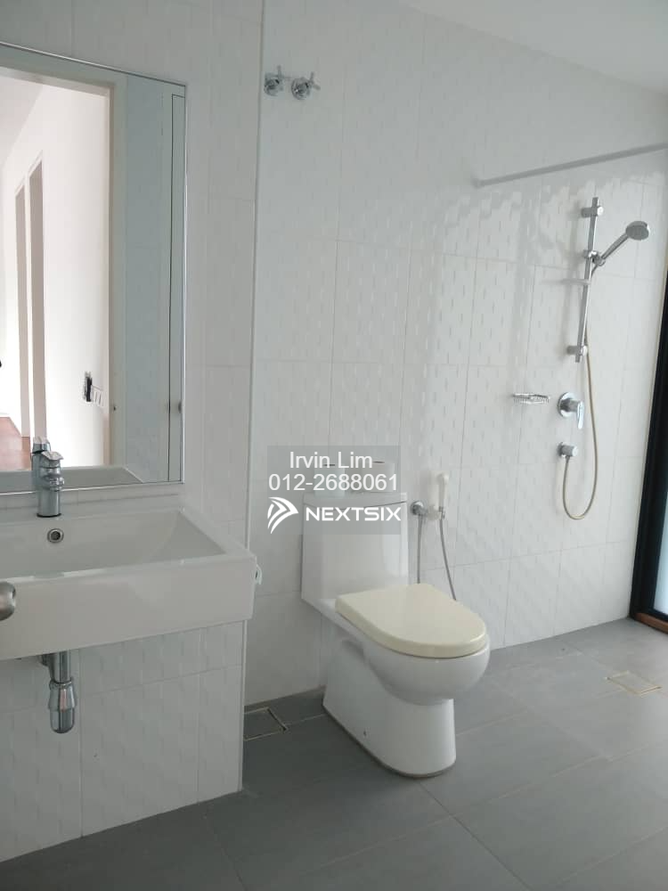 2.5-sty Terrace/Link House For Sale in Seri Kembangan Selangor - Image 9