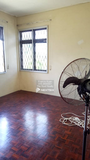 Semi-detached House For Rent in Kuching Sarawak - Image 11
