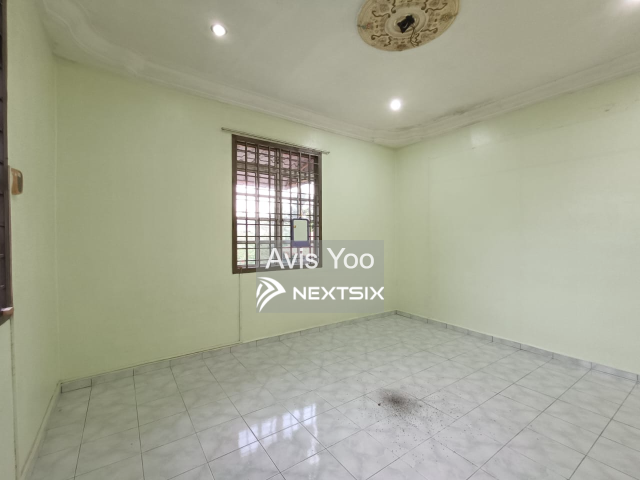 1.5-sty Terrace/Link House For Sale in Ulu Tiram Johor - Image 9
