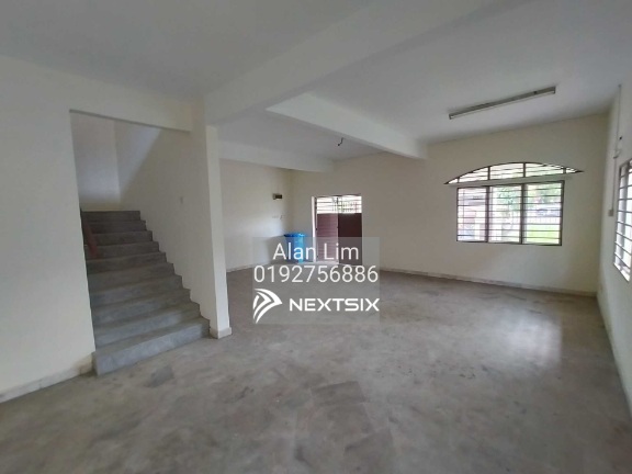 Semi-detached House For Sale in Klang Selangor