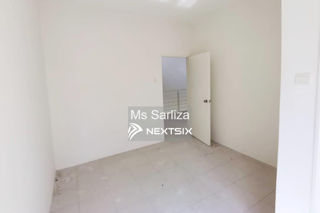 2.5-sty Terrace/Link House For Sale in Sungai Buloh Selangor - Image 8