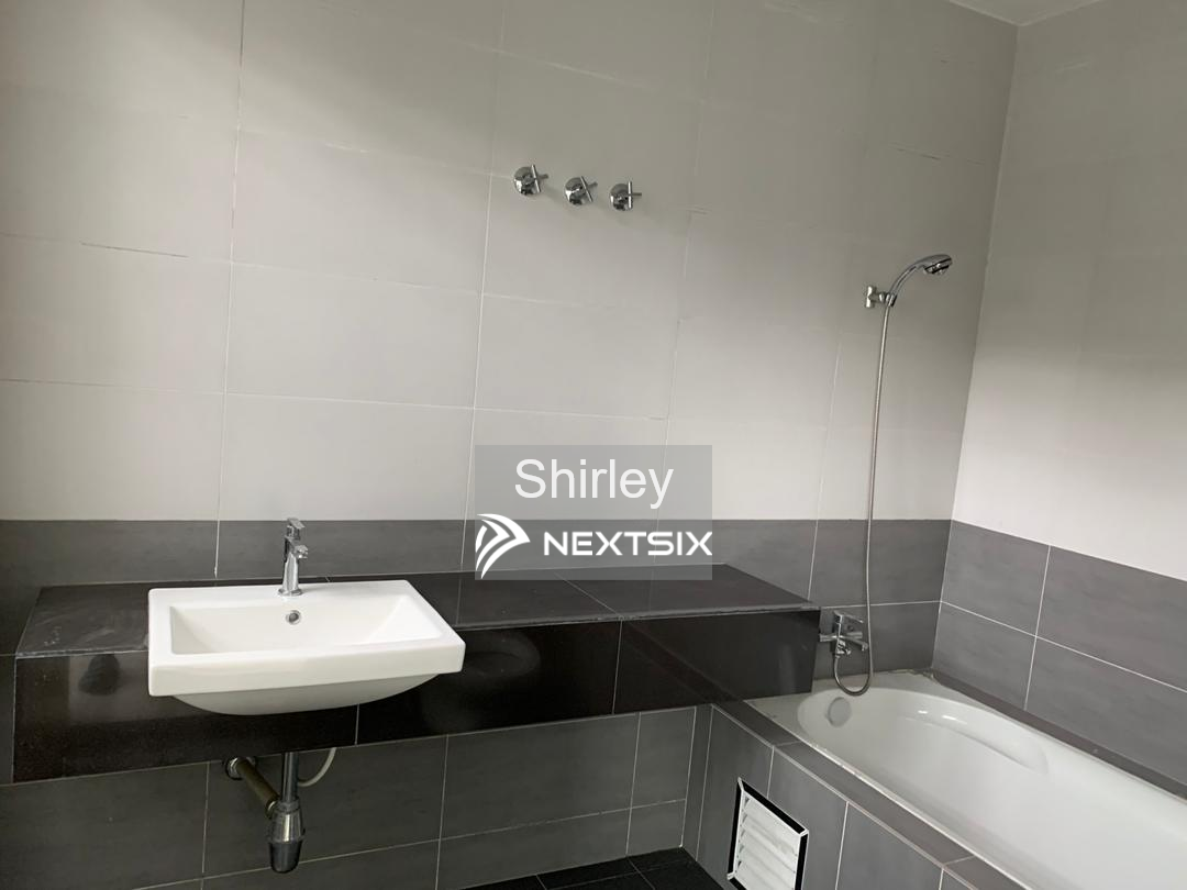 3-sty Superlink House For Sale in Bandar Kinrara Selangor - Image 7