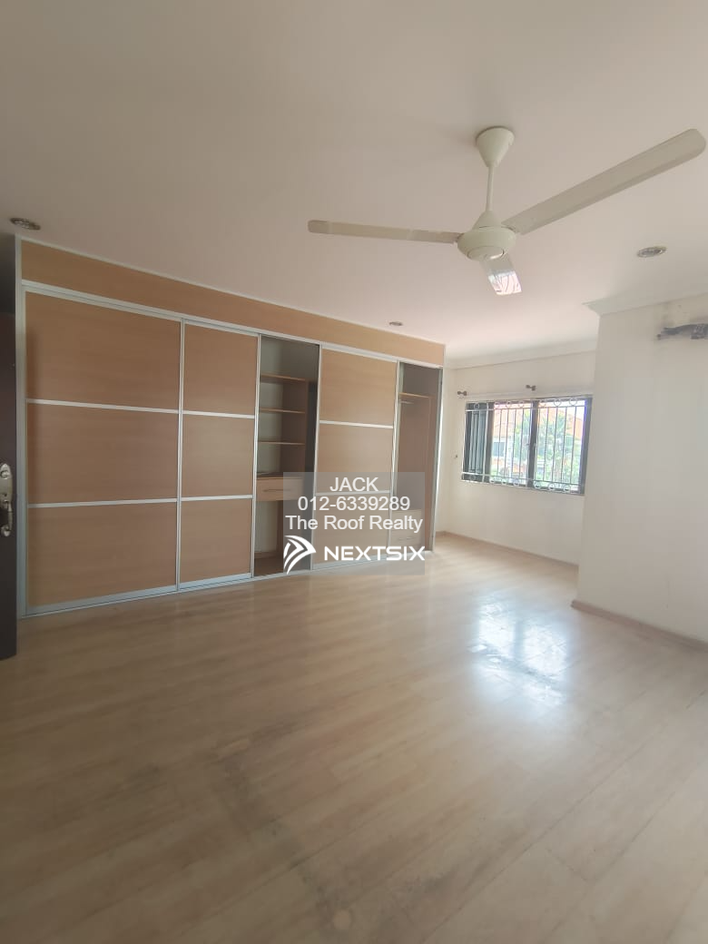 Semi-detached House For Sale in Bandar Bukit Tinggi Selangor