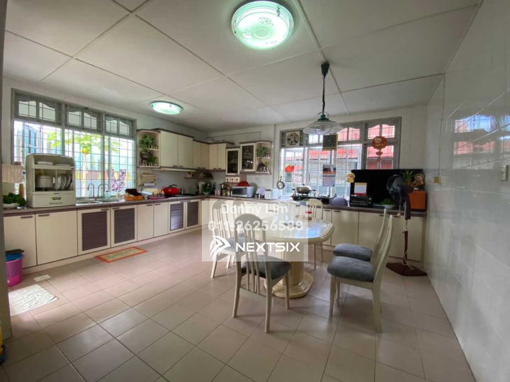 Bungalow For Sale in Kuching Sarawak - Image 11