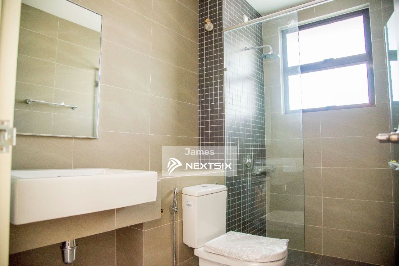 2-sty Terrace/Link House For Sale in Bandar Bukit Raja Selangor - Image 5