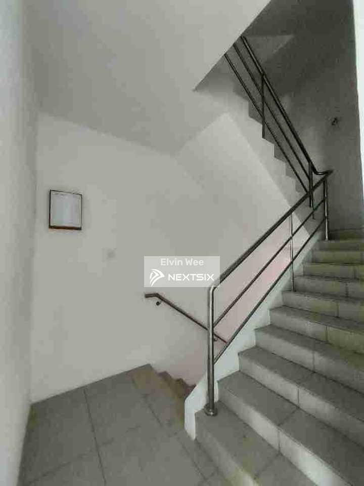 1.5-sty Terrace/Link House For Sale in Kuching Sarawak - Image 6