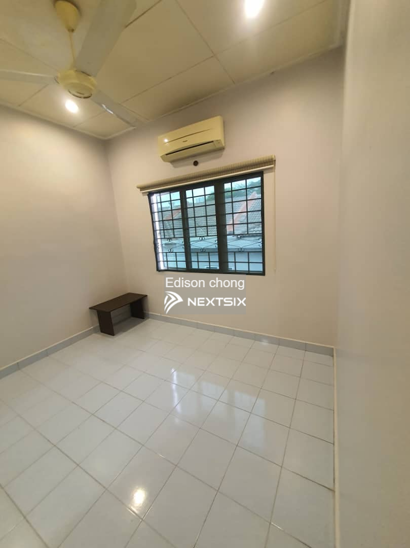 2-sty Terrace/Link House For Rent in Puchong Selangor - Image 10