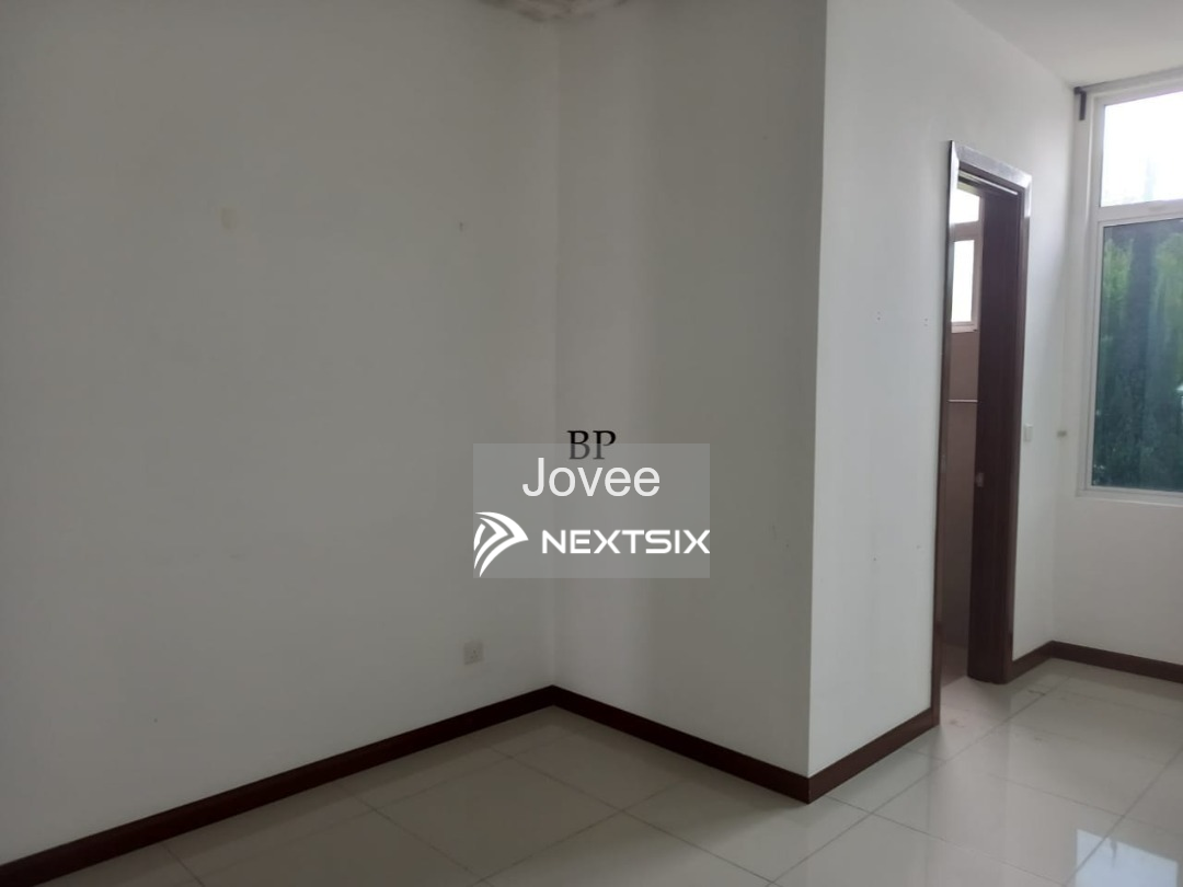 Semi-detached House For Rent in Setia Eco Park Selangor - Image 10