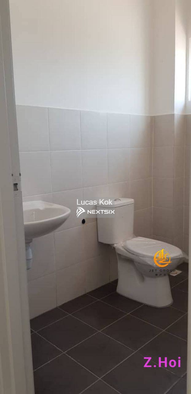 2-sty Superlink House For Sale in Klang Selangor - Image 5
