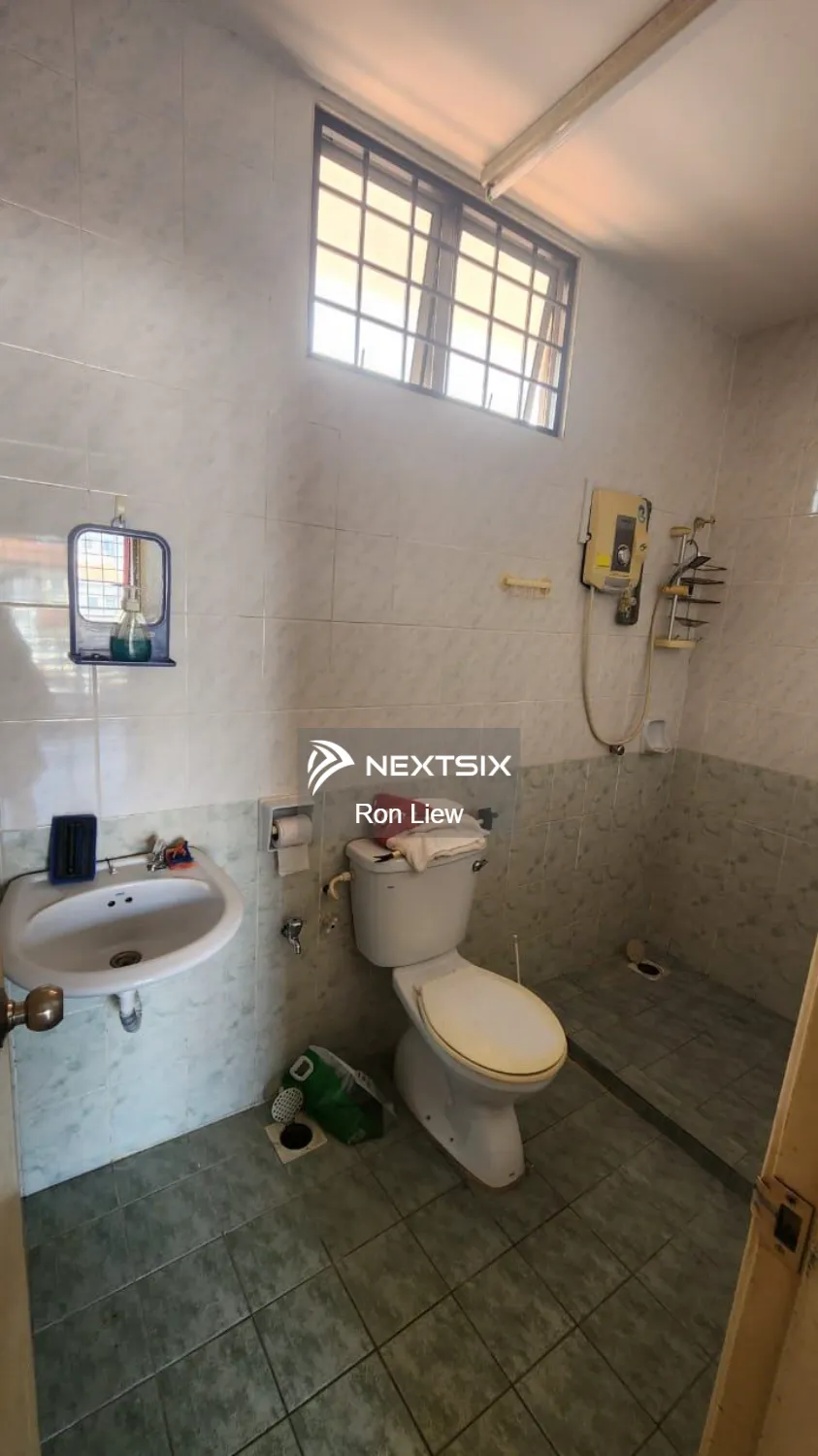 2.5-sty Terrace/Link House For Sale in Seri Kembangan Selangor - Image 10