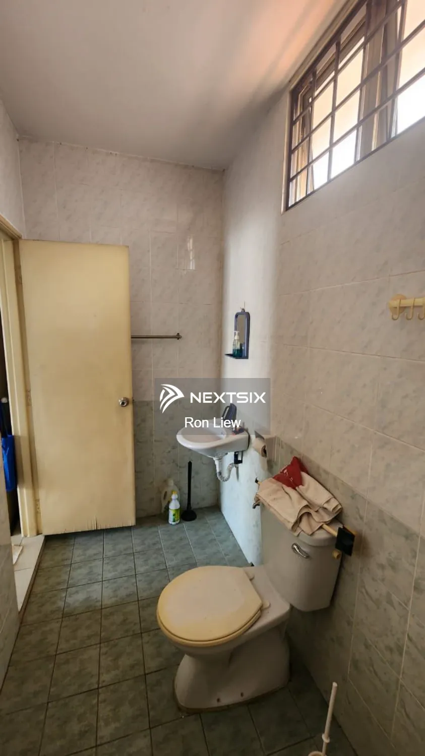 2.5-sty Terrace/Link House For Sale in Seri Kembangan Selangor - Image 12