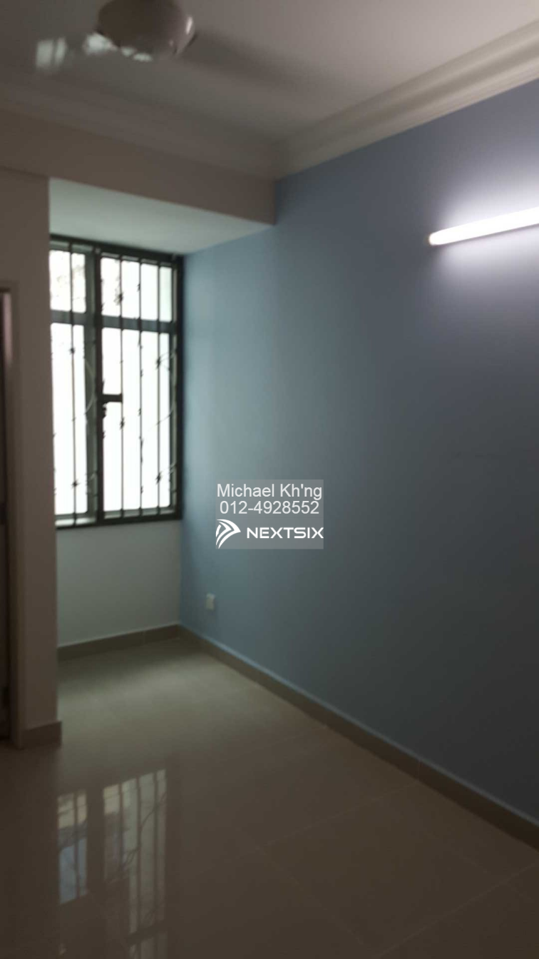 3-sty Terrace/Link House For Sale in Tanjung Bungah Penang - Image 5