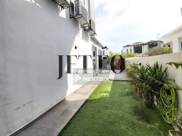 Semi-detached House For Sale in Setia Alam Selangor - Image 8