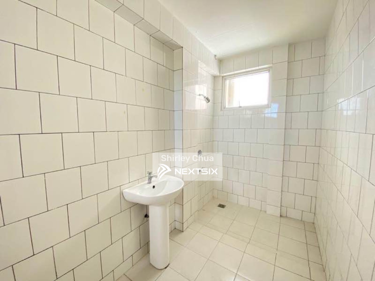 3-sty Terrace/Link House For Sale in Kota Samarahan Sarawak - Image 4