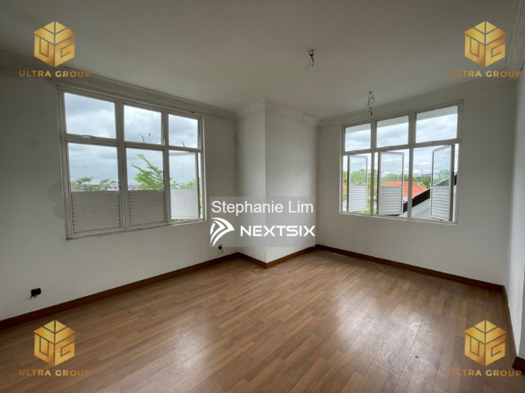 3-sty Superlink House For Sale in Setia Alam Selangor - Image 6