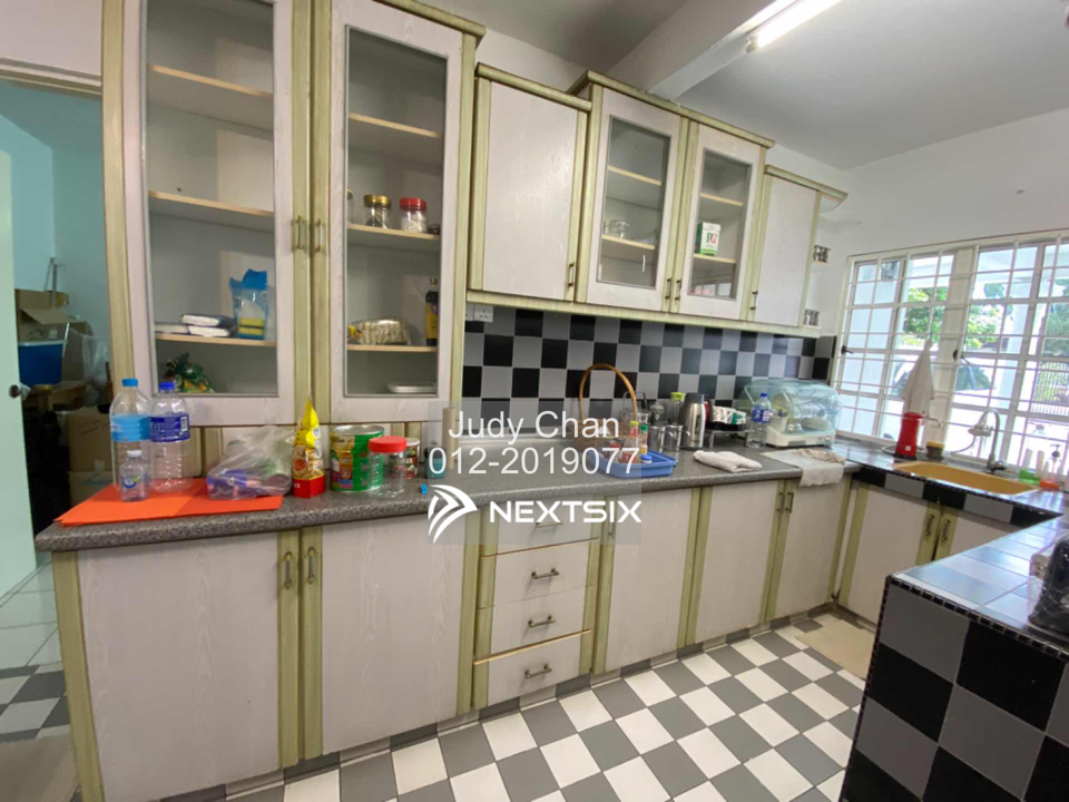 Bungalow For Sale in Petaling Jaya Selangor - Image 9