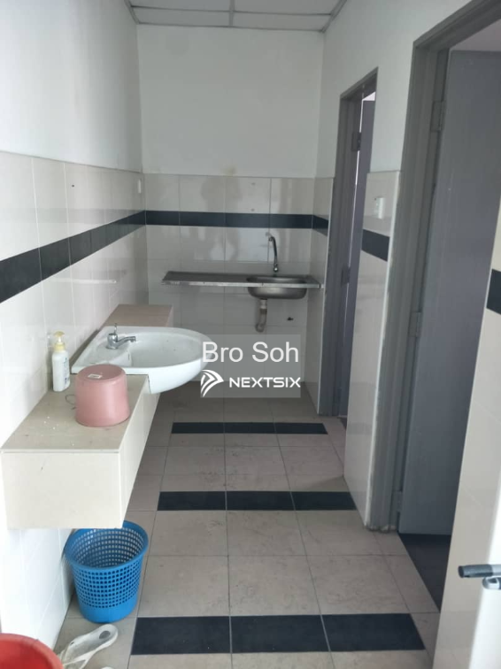 Office For Rent in Kuantan Pahang - Image 4