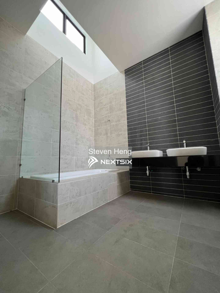 Semi-detached House For Sale in Semenyih Selangor - Image 9