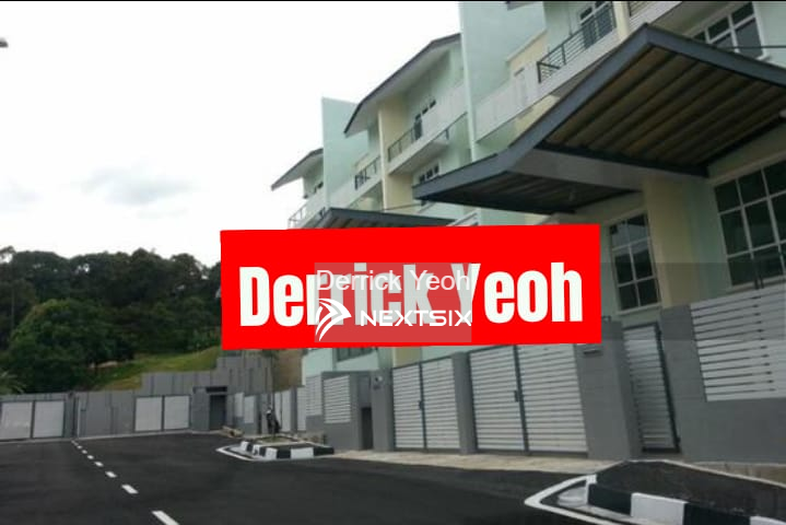 3-sty Terrace/Link House For Sale in Batu Ferringhi Penang - Image 3