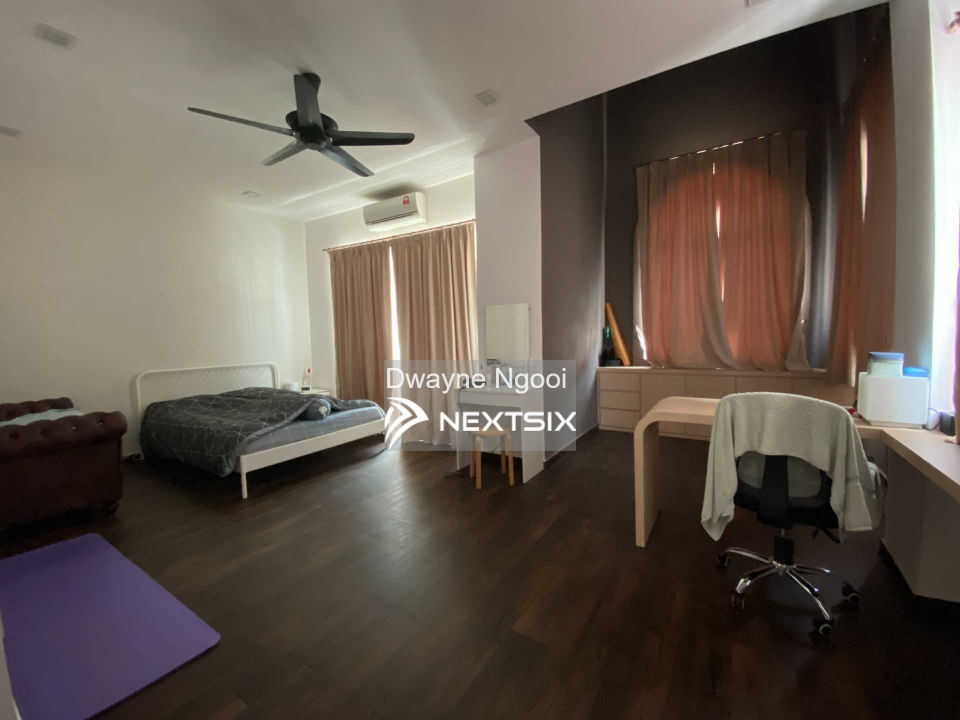 Semi-detached House For Sale in Gelugor Penang