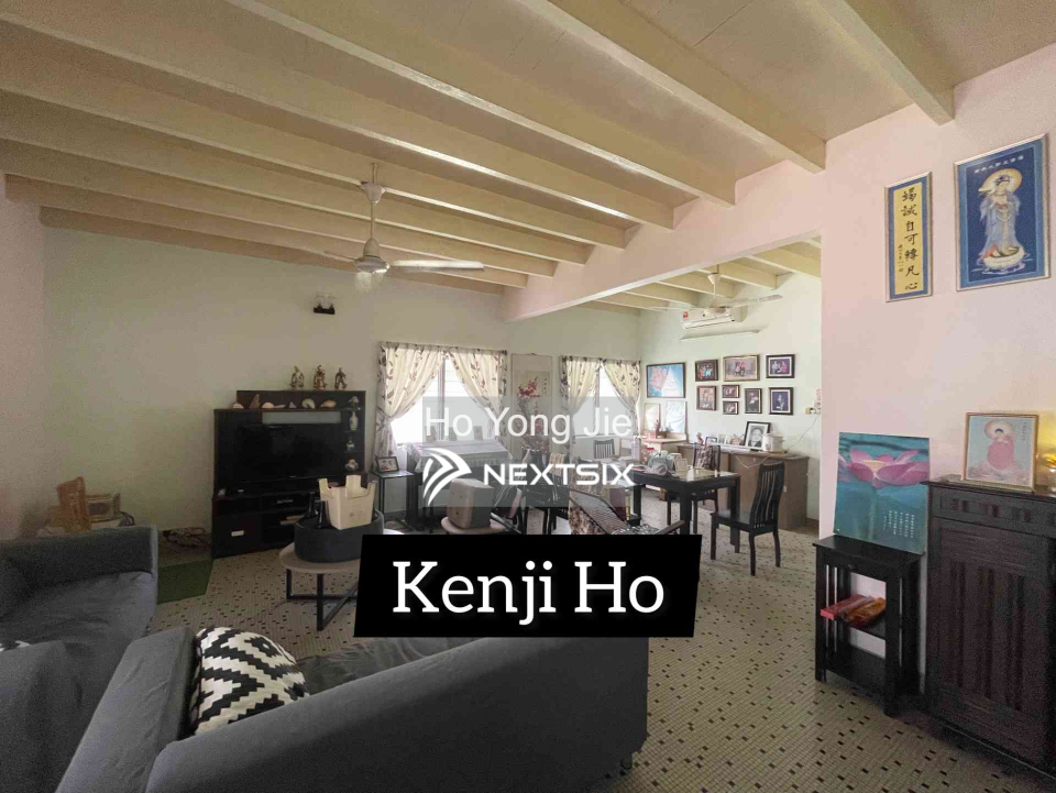Semi-detached House For Sale in Greenlane Penang
