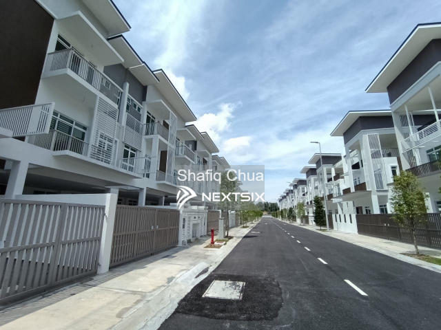 3-sty Superlink House For Sale in Ampang Selangor - Image 7