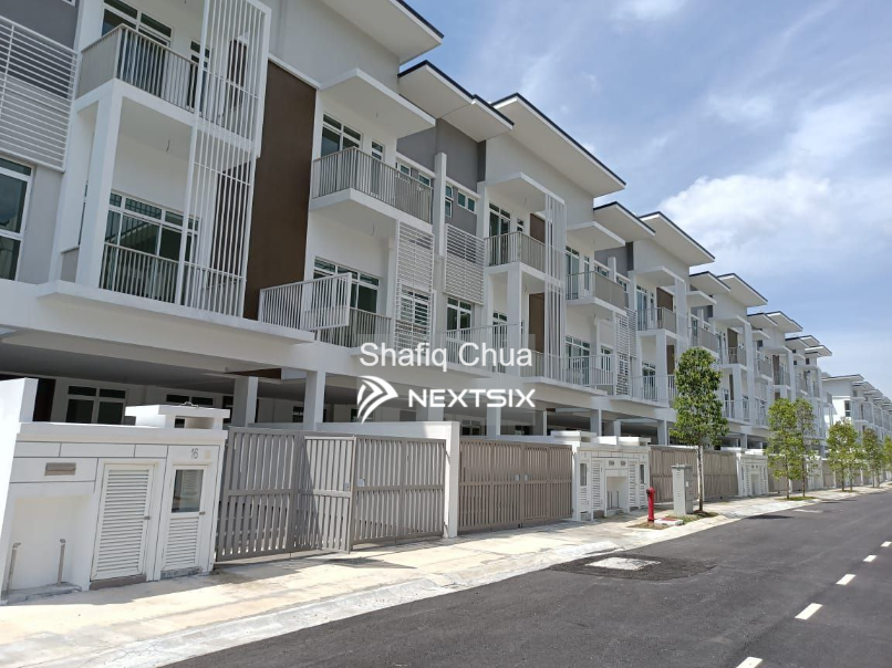 3-sty Superlink House For Sale in Ampang Selangor - Image 8