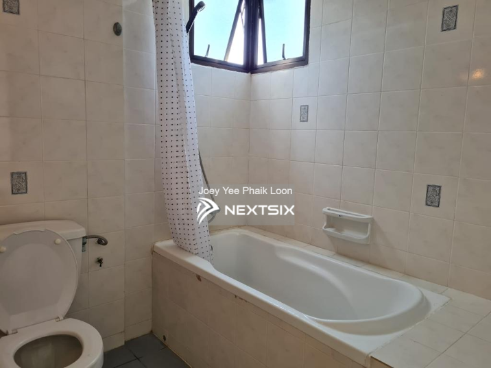 Condominium For Rent in Batu Ferringhi Penang - Image 5