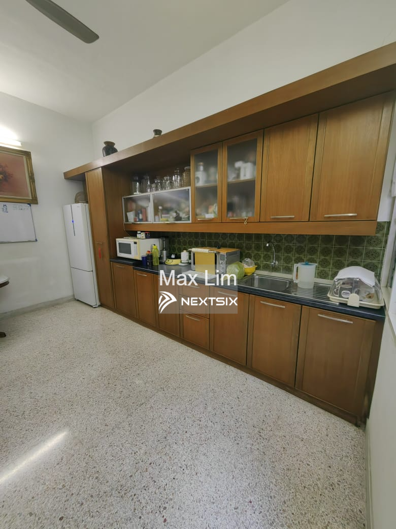 Semi-detached House For Sale in Pulau Tikus Penang - Image 5