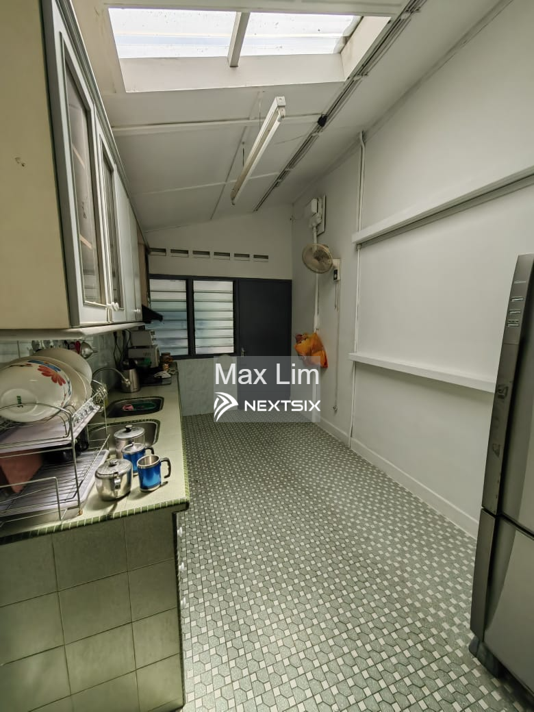 Semi-detached House For Sale in Pulau Tikus Penang - Image 5