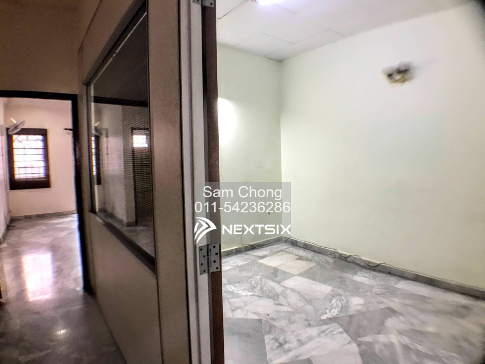 2-sty Superlink House For Sale in Klang Selangor - Image 12