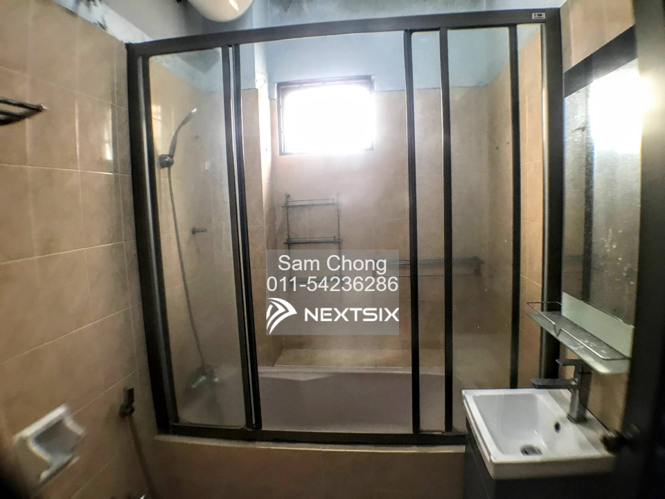 2-sty Superlink House For Sale in Klang Selangor - Image 9