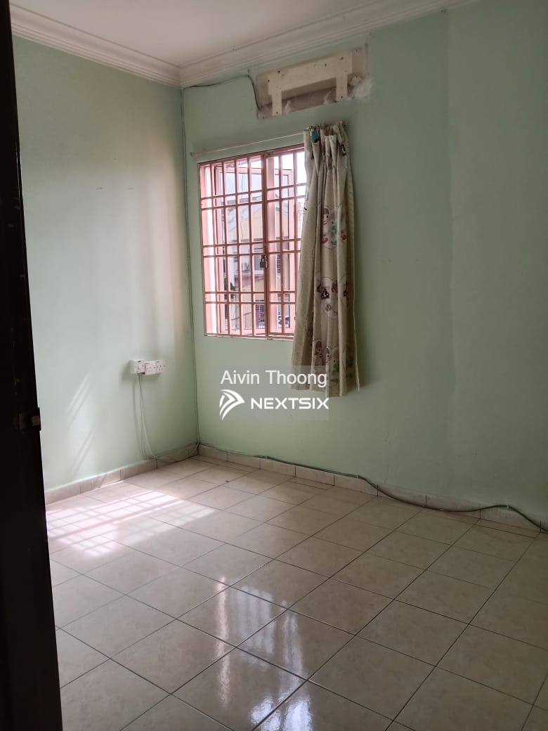 Townhouse For Sale in Balakong Selangor - Image 5