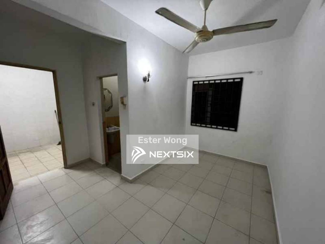 2-sty Terrace/Link House For Sale in Ulu Tiram Johor - Image 5