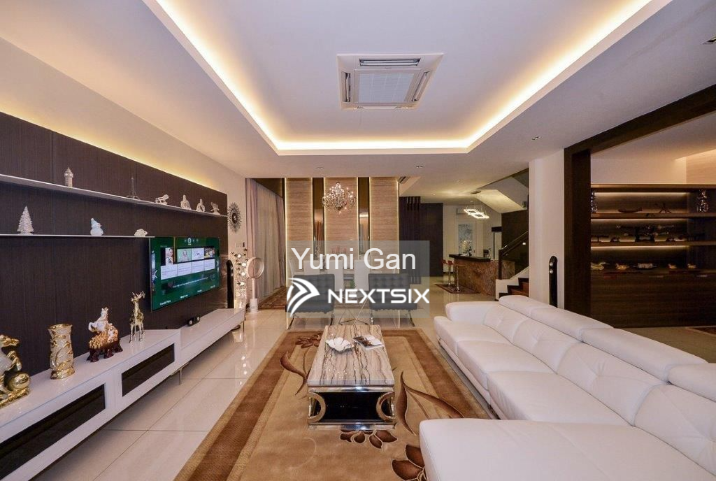 Semi-detached House For Sale in Permas Jaya Johor