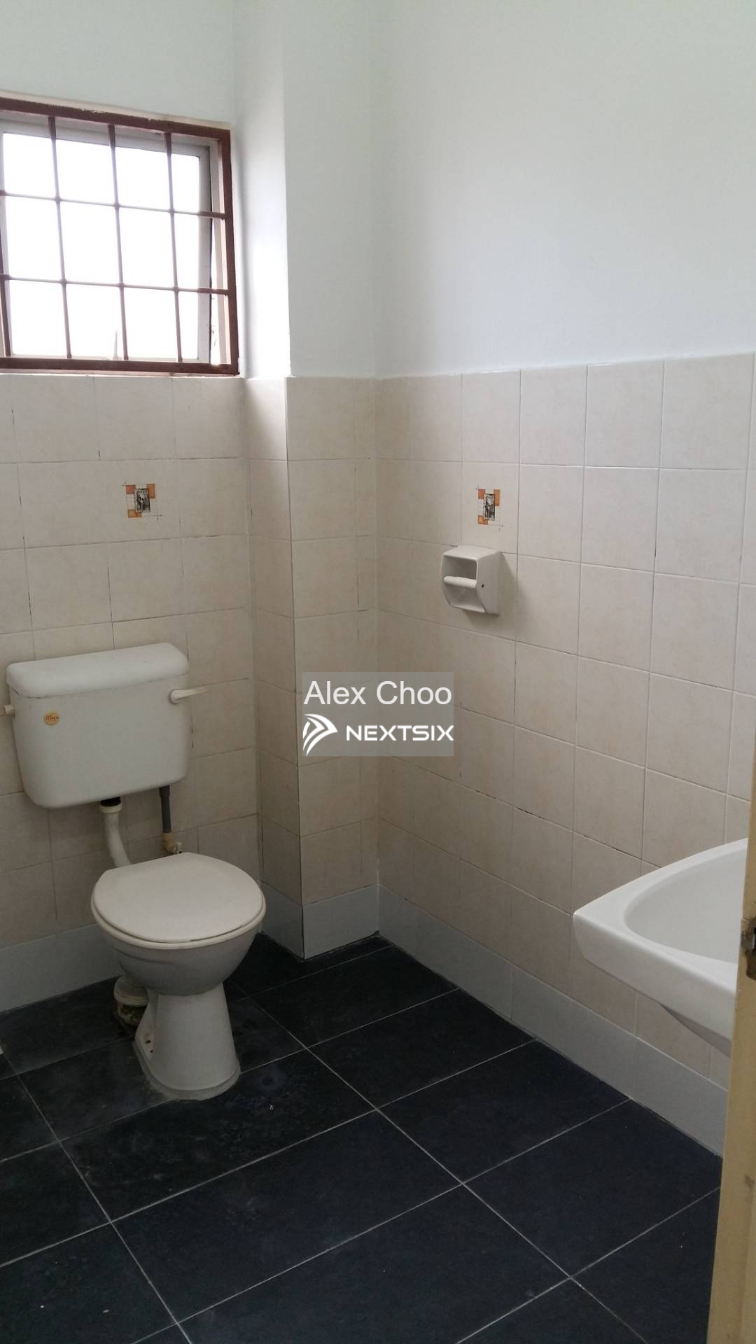 2-sty Terrace/Link House For Sale in Seri Kembangan Selangor - Image 12