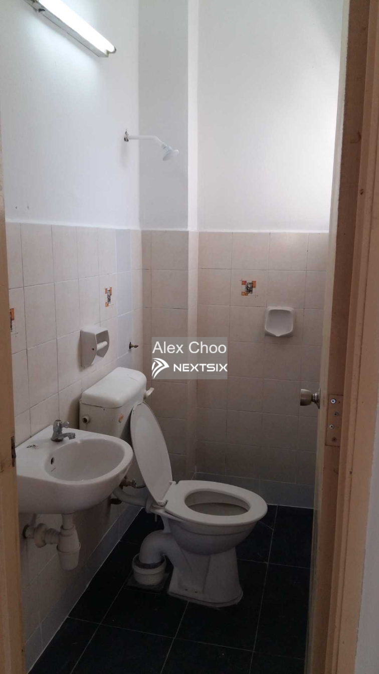 2-sty Terrace/Link House For Sale in Seri Kembangan Selangor - Image 13