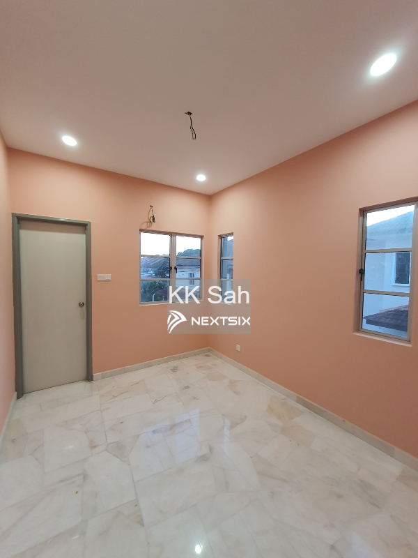 2-sty Superlink House For Sale in Semenyih Selangor - Image 5