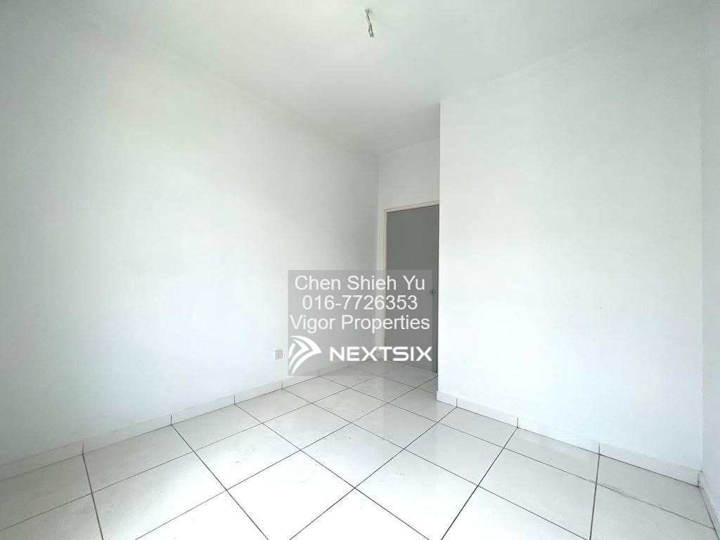 2-sty Terrace/Link House For Sale in Gelang Patah Johor - Image 5