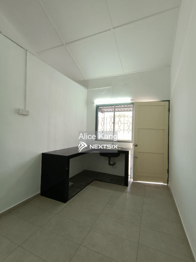 1-sty Terrace/Link House For Sale in Kluang Johor - Image 11