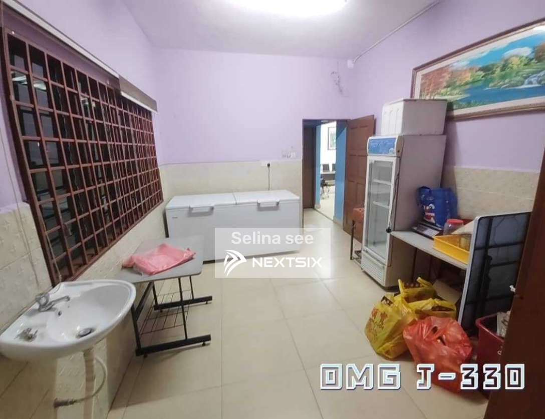 2-sty Terrace/Link House For Sale in Klang Selangor - Image 4