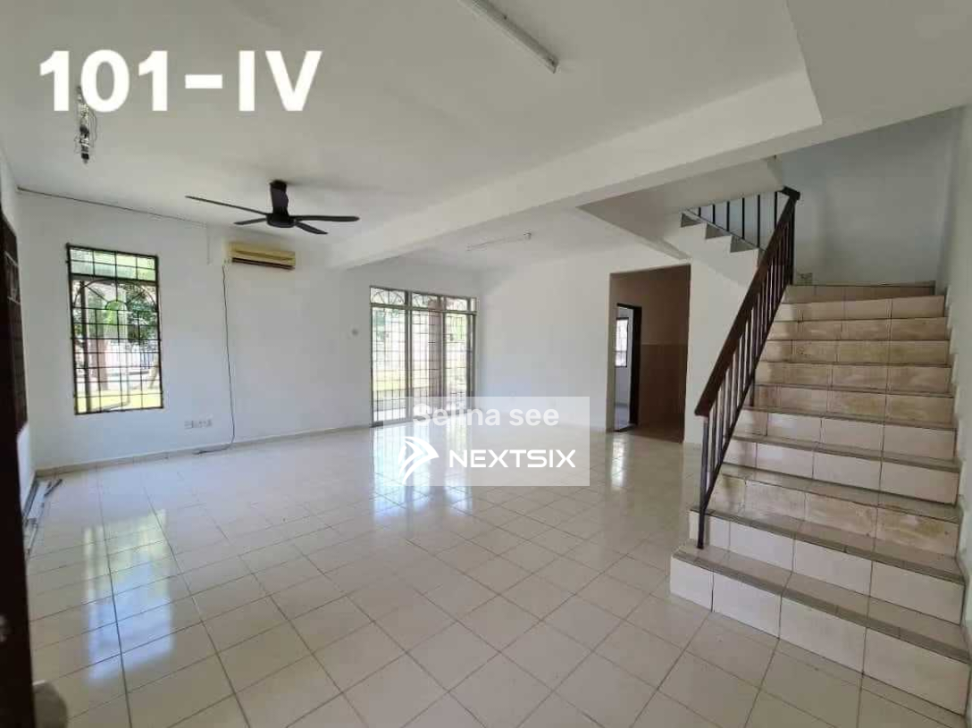 2-sty Terrace/Link House For Sale in Bandar Bukit Tinggi Selangor - Image 2