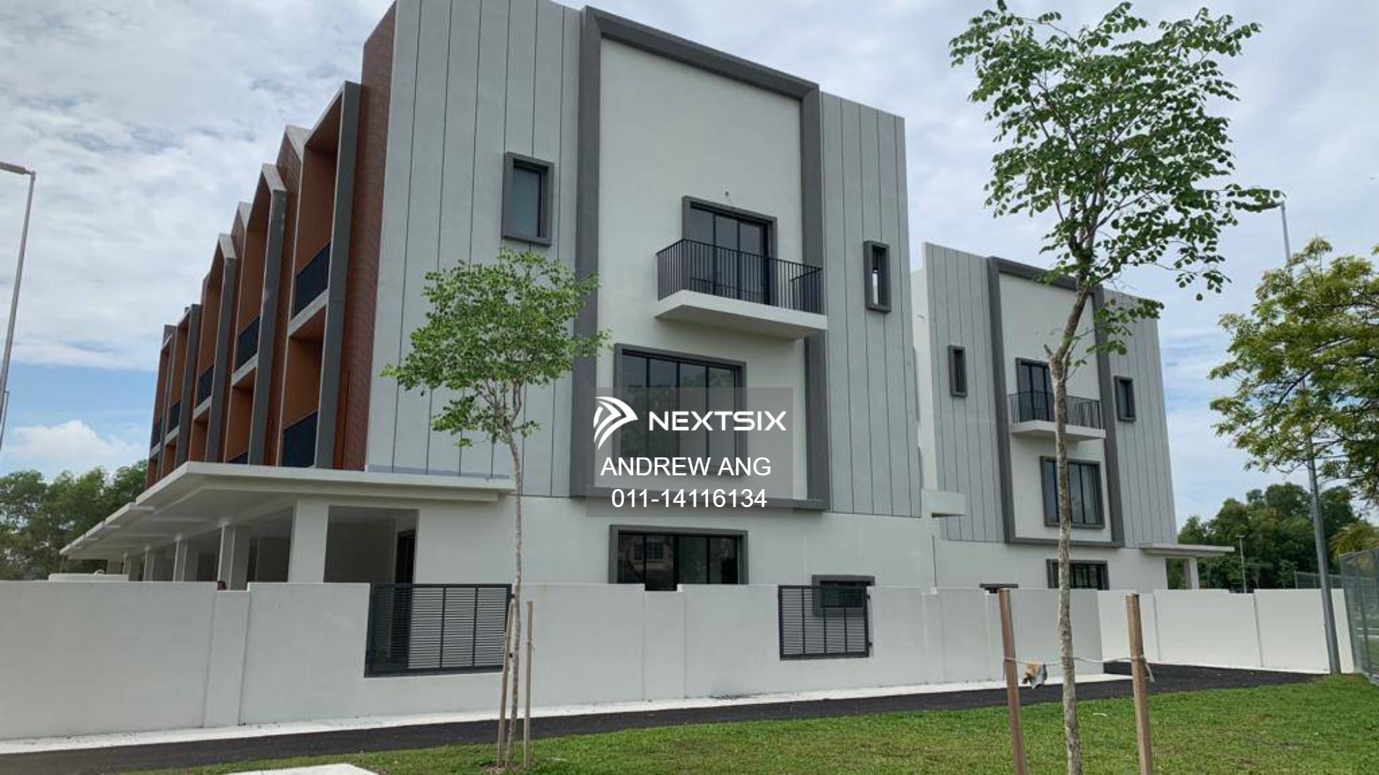 3-sty Superlink House For Sale in Puchong Selangor